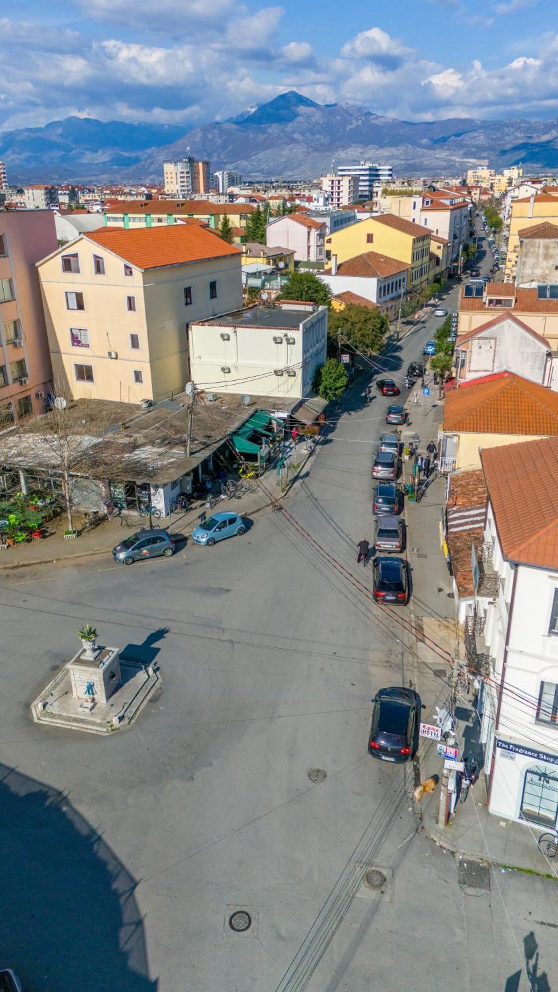 Golden Sleep Hostel Shkodër Exterior foto